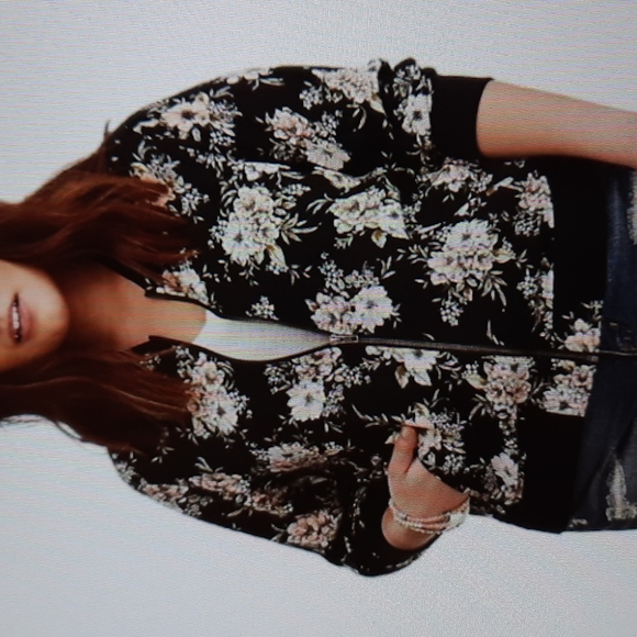 torrid Jackets & Blazers - Torrid black floral zip up bomber jacket size 0 large
